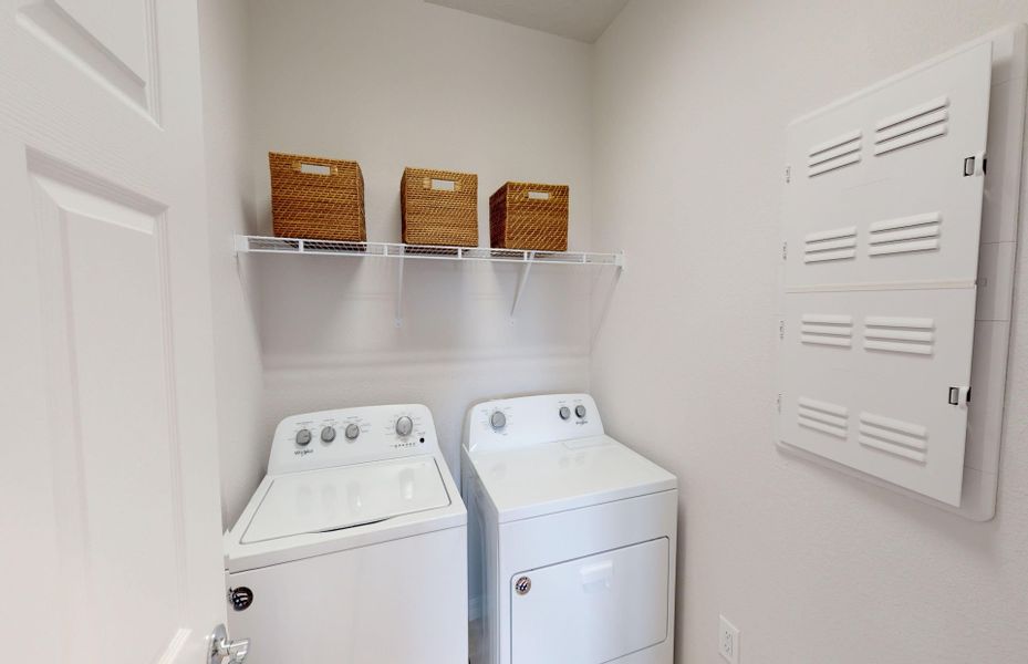 Representative interior finishes for a home built from the Contour by Del Webb in Del Webb Ocean Isle Beach, Shallotte (Image 13).