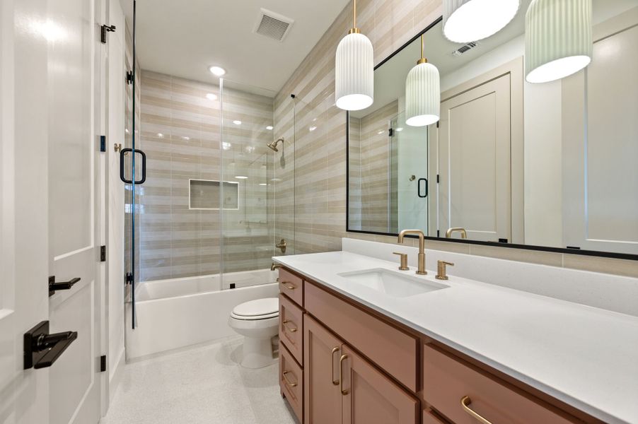 Furnished interior view inside a new home in Montclair, Prosper (Image 20). Furnished interior view inside a new home in Montclair, Prosper (Image 20).