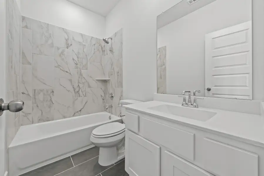 Furnished interior view inside a new home in Cross Creek West, Fulshear (Image 9).