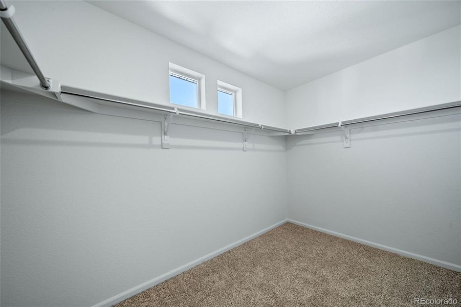 Spacious, unfurnished interior of a new home in , Aurora (Image 18).