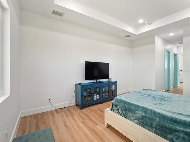 Furnished interior view inside a new home in , Englewood (Image 20).