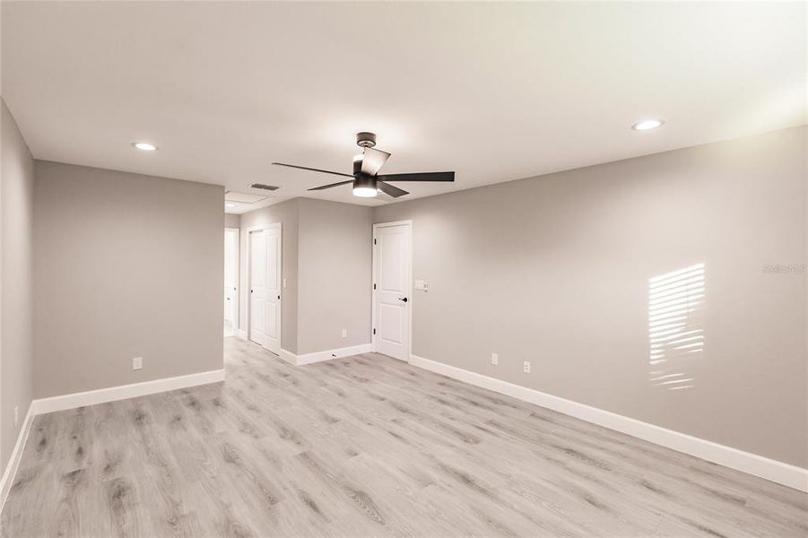 Spacious, unfurnished interior of a new home in , Cape Coral (Image 22).