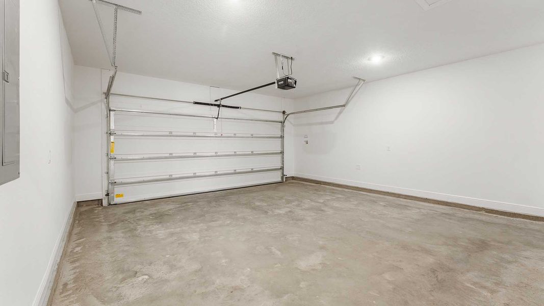 Spacious, unfurnished interior of a new home in Holley Grove at Peach Creek, Santa Rosa Beach (Image 26).