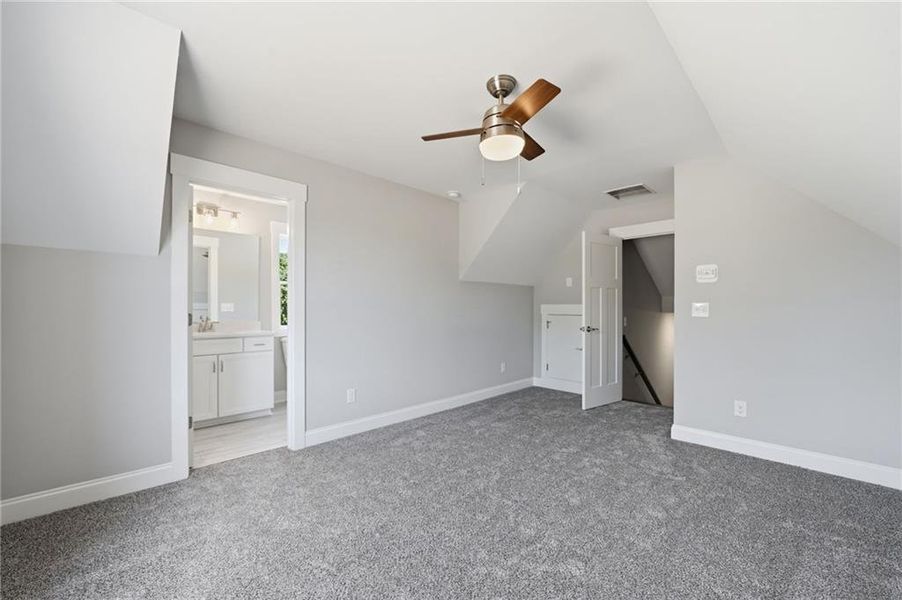 Spacious, unfurnished interior of a new home in , Monroe (Image 39).
