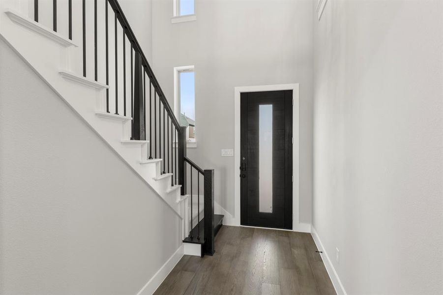 03. 709 Valley Pines - Entry 03. 709 Valley Pines - Entry