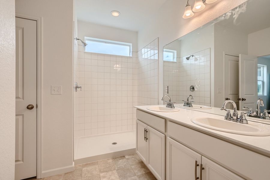 New Home in Strasburg, CO.  - Slide 14