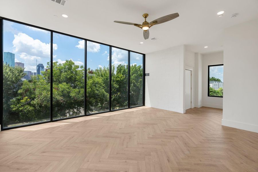 Spacious, unfurnished interior of a new home in , Houston (Image 46).