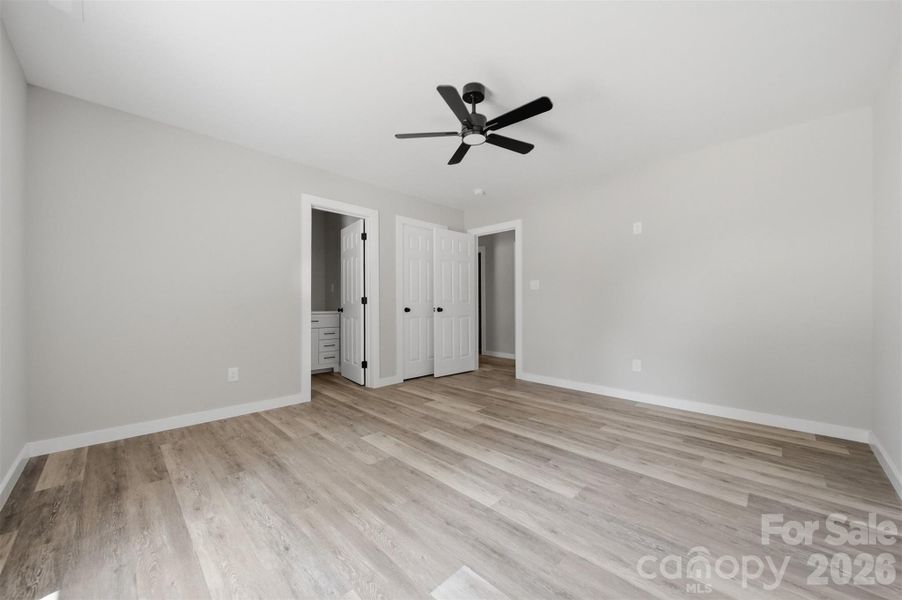 Spacious, unfurnished interior of a new home in , Conover (Image 20).