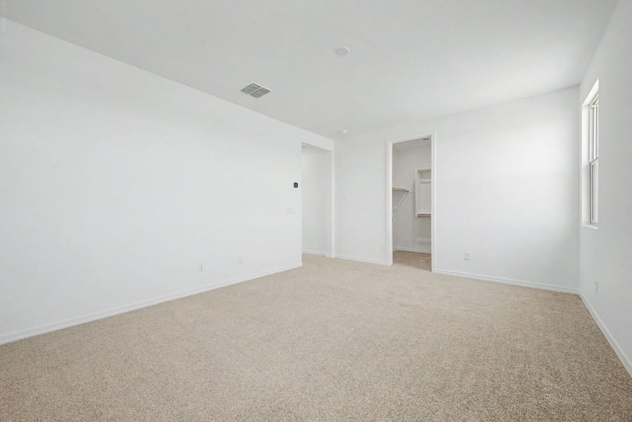 Spacious, unfurnished interior of a new home in White Tank Vistas, Waddell (Image 14).