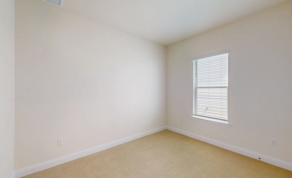 Spacious, unfurnished interior of a new home in Oakmont, Gainesville (Image 26).
