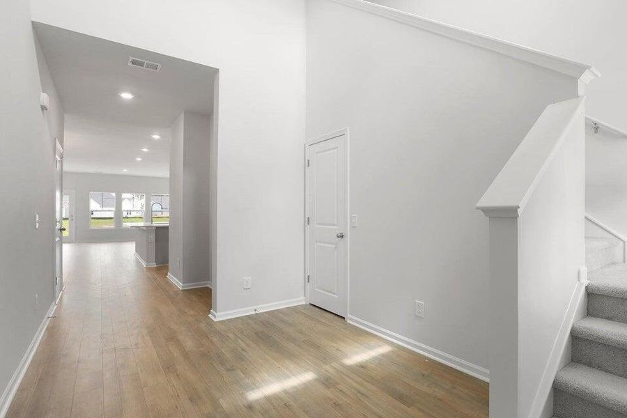 Spacious, unfurnished interior of a new home in Heron's Walk at Summers Corner, Summerville (Image 7).