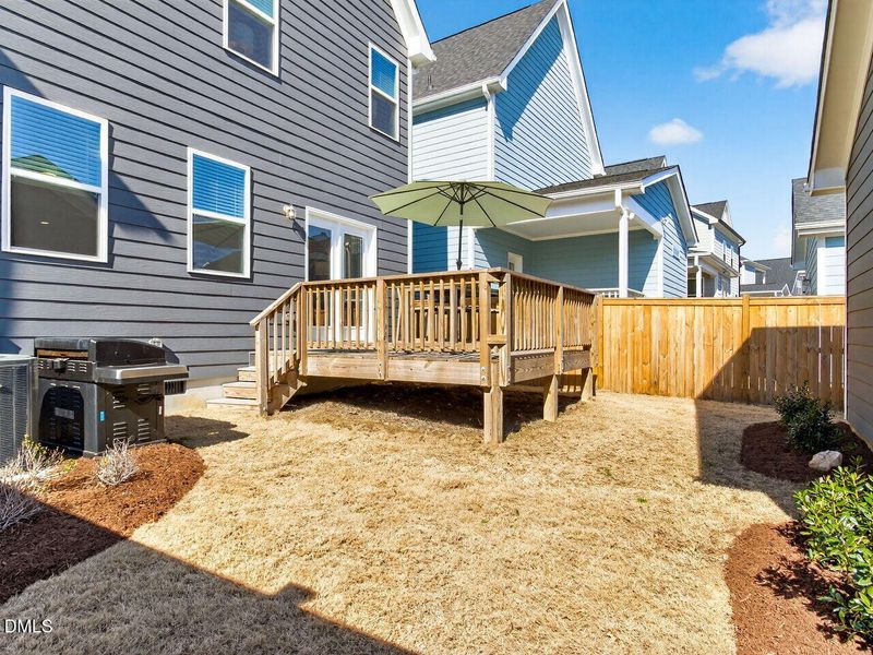 036-1280x960-backyard