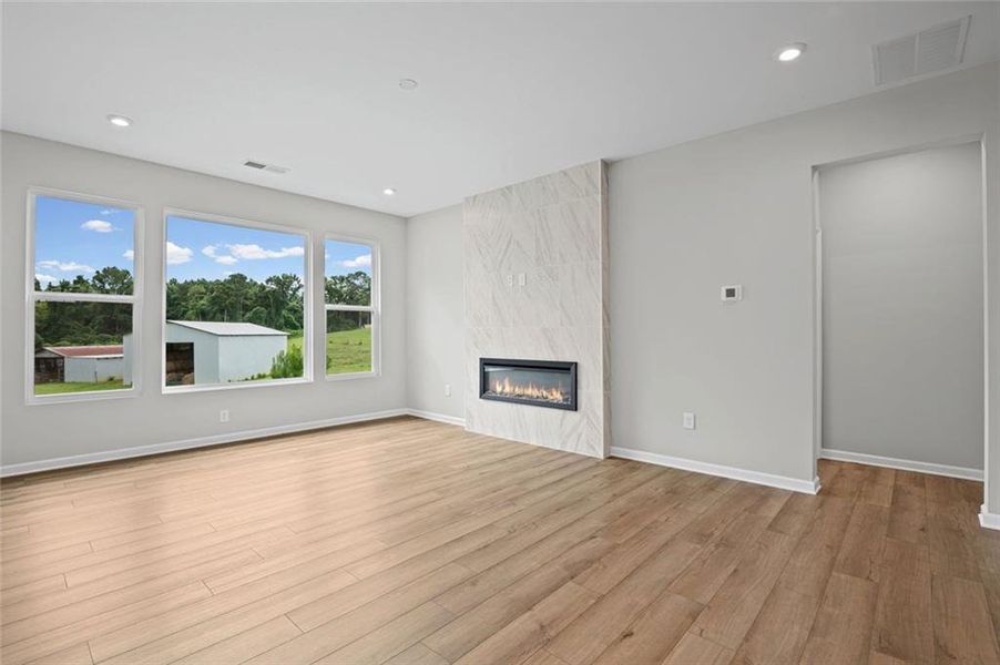 Spacious, unfurnished interior of a new home in Laurel Farms, Dallas (Image 18). Spacious, unfurnished interior of a new home in Laurel Farms, Dallas (Image 18).