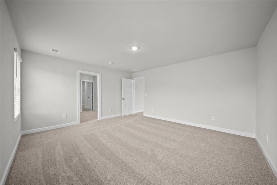 Spacious, unfurnished interior of a new home in Shiloh Valley, Piedmont (Image 17).