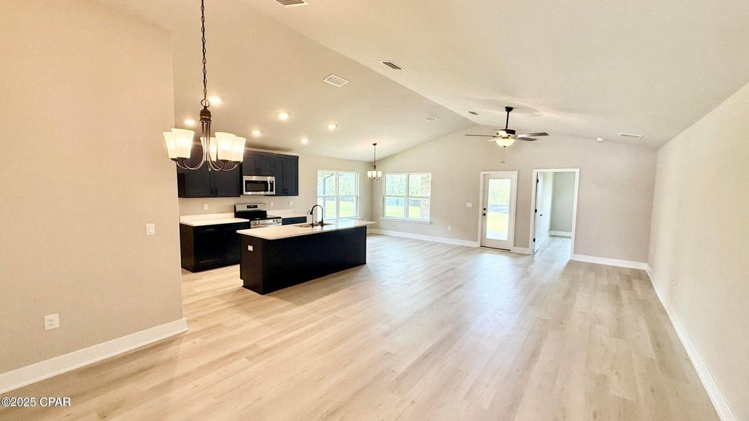 Spacious, unfurnished interior of a new home in College Station, Panama City (Image 4). Spacious, unfurnished interior of a new home in College Station, Panama City (Image 4).