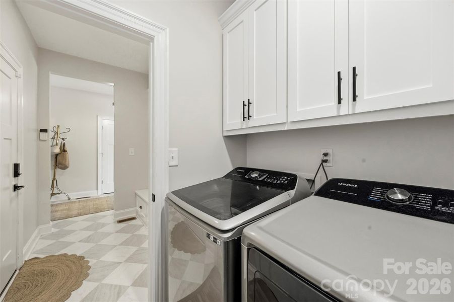 Furnished interior view inside a new home in , Kings Mountain (Image 27).