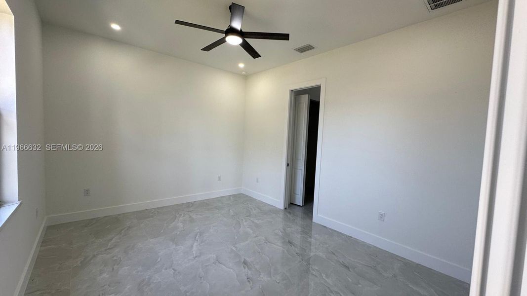 Spacious, unfurnished interior of a new home in , Lehigh Acres (Image 21).