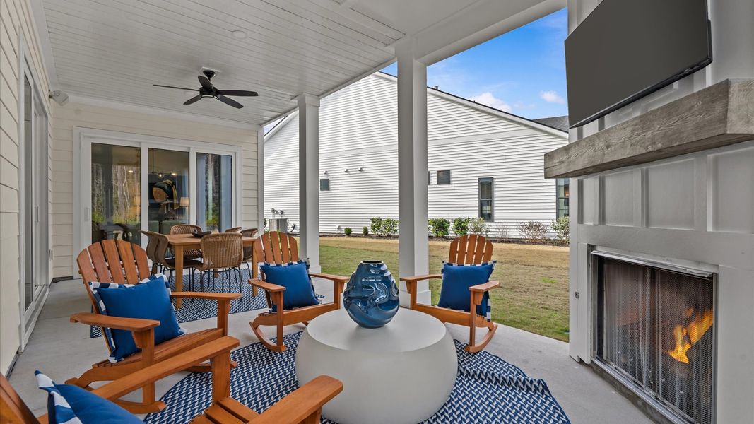 Outdoor living and covered porch at the Inspire Model