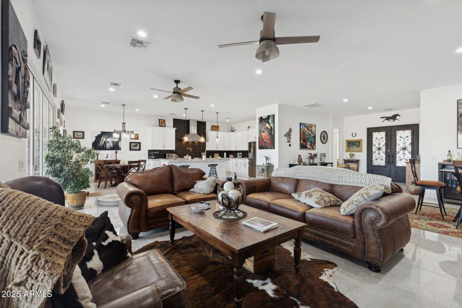 18-web-or-mls-6786-w-palomino-wy 18-web-or-mls-6786-w-palomino-wy