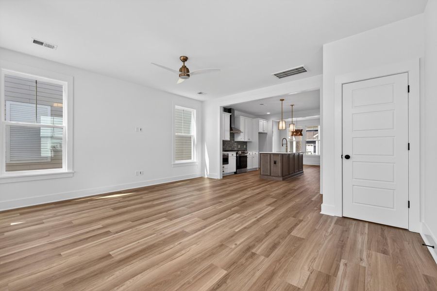 Spacious, unfurnished interior of a new home in , Summerville (Image 16).