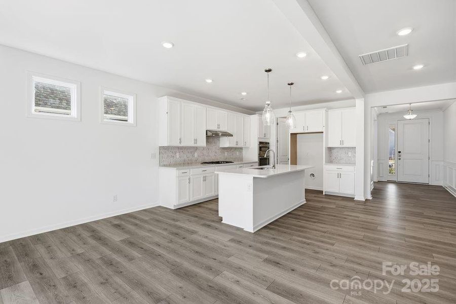 180 Glenn Drive - Ready Now! 180 Glenn Drive - Ready Now!