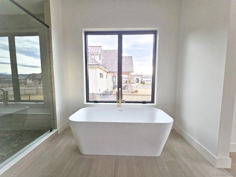 Large soaking Tub