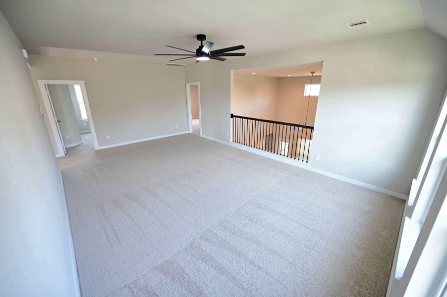 Spacious, unfurnished interior of a new home in Oakwood, Tomball (Image 21). Spacious, unfurnished interior of a new home in Oakwood, Tomball (Image 21).