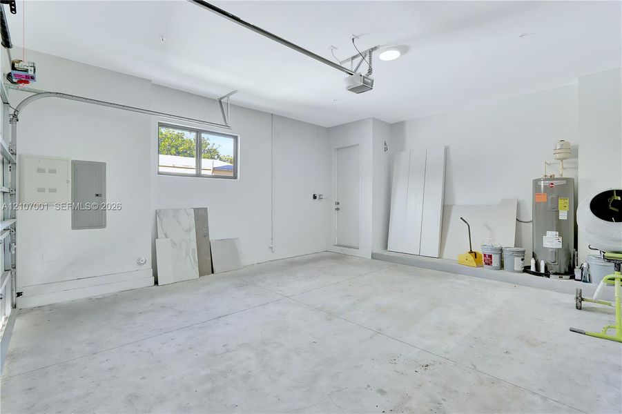 Spacious, unfurnished interior of a new home in , Oakland Park (Image 39). Spacious, unfurnished interior of a new home in , Oakland Park (Image 39).