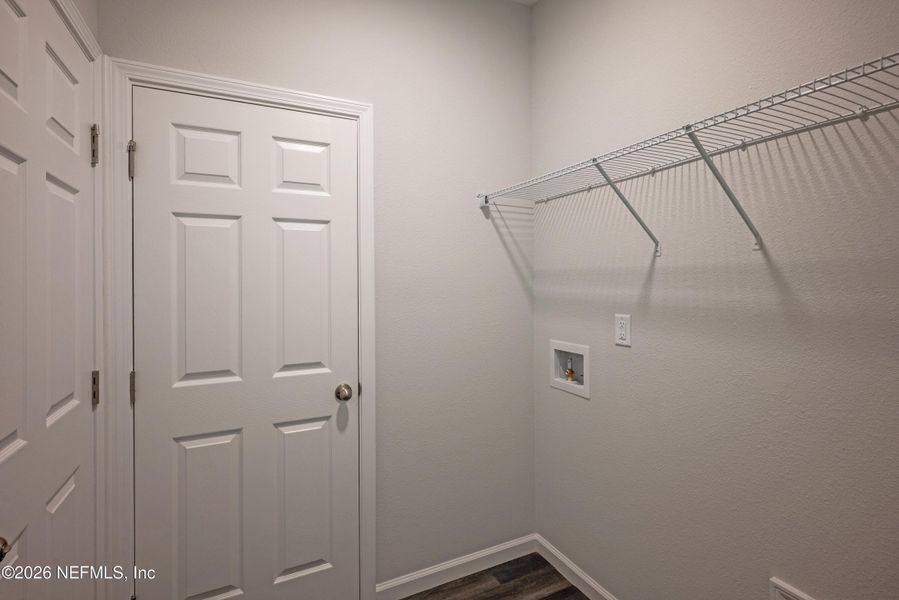 Spacious, unfurnished interior of a new home in , Jacksonville (Image 18).