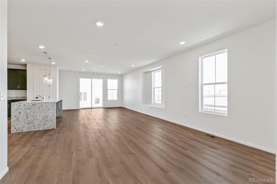 Spacious, unfurnished interior of a new home in Legato, Commerce City (Image 18).
