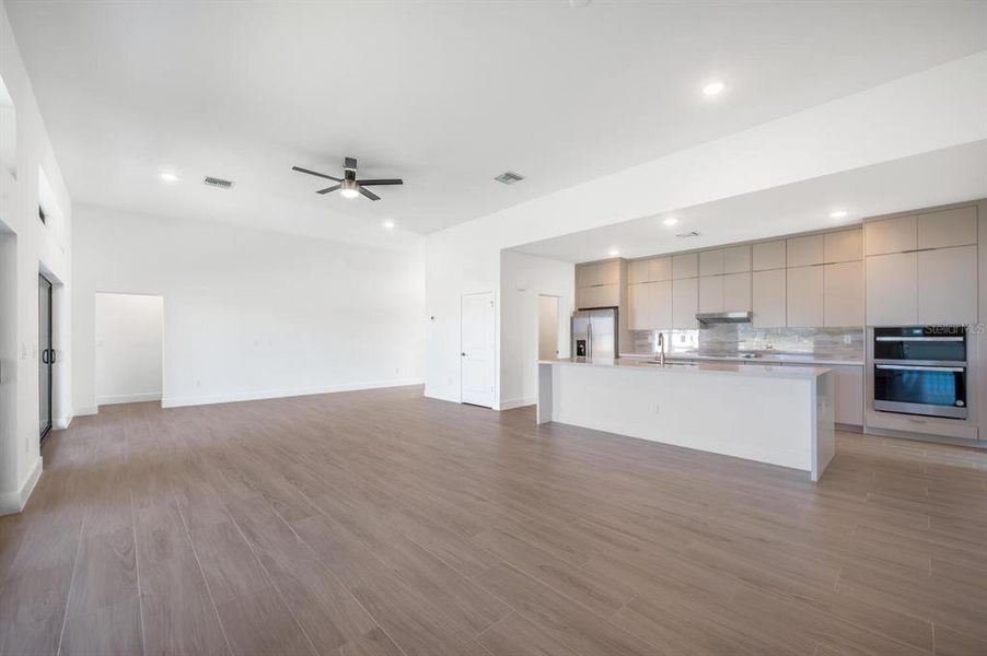 Spacious, unfurnished interior of a new home in , Punta Gorda (Image 15). Spacious, unfurnished interior of a new home in , Punta Gorda (Image 15).