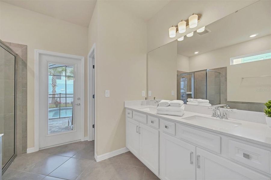 Furnished interior view inside a new home in , Clermont (Image 15).