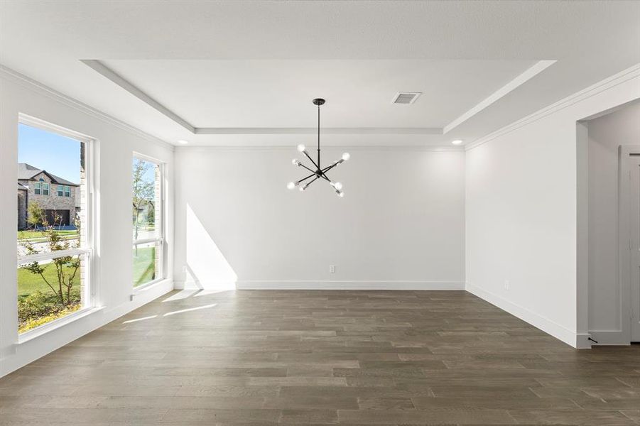 07. 6109 Shasta - Dining