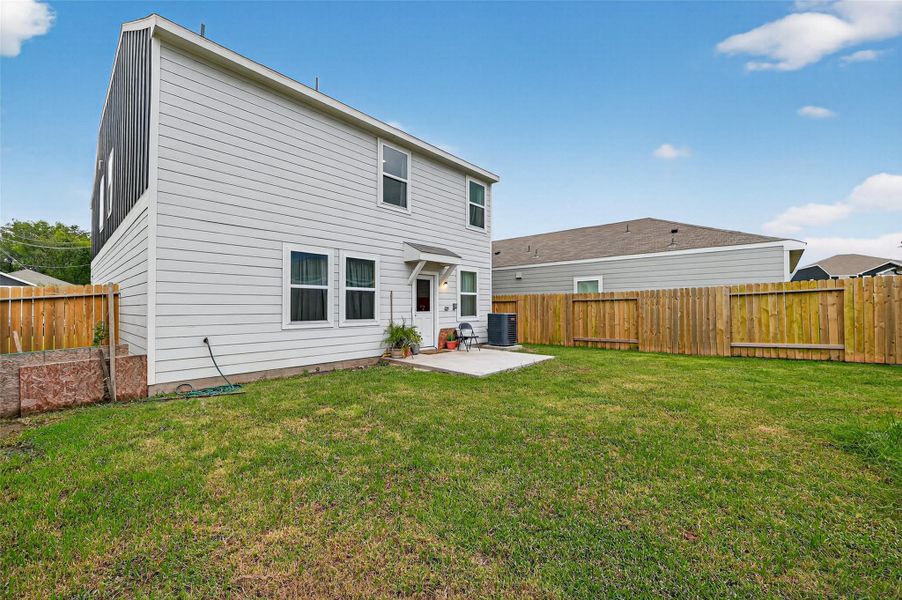 Alternate view of the expansive backyard. Alternate view of the expansive backyard.