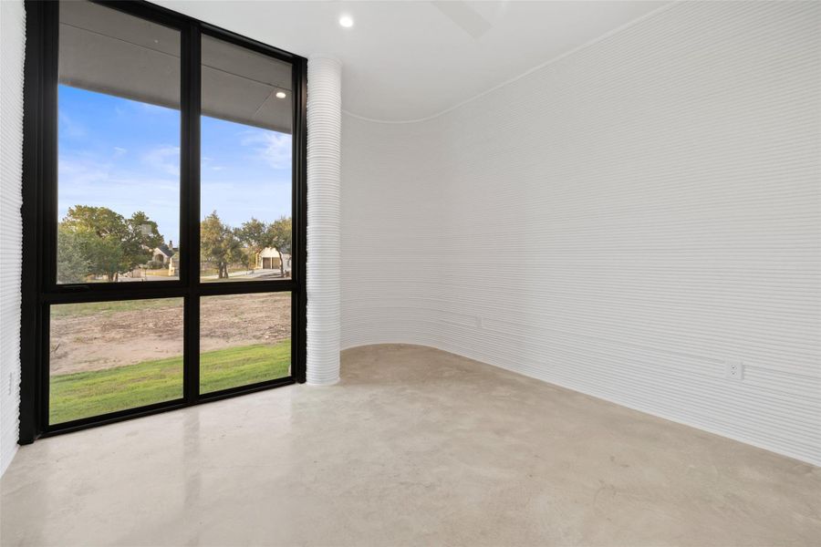 Spacious, unfurnished interior of a new home in Wimberley Springs, Wimberley (Image 30).