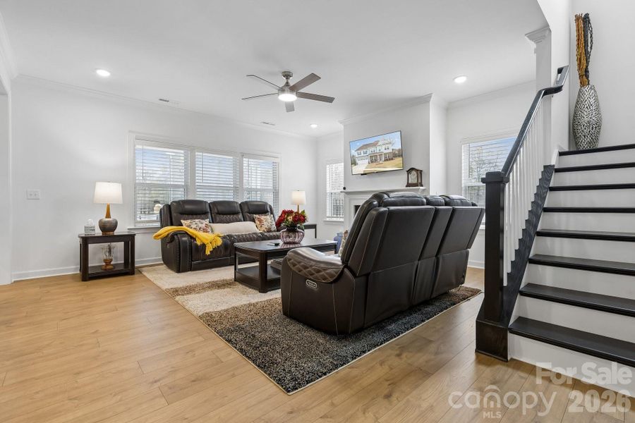 Family room spacious for entertaining