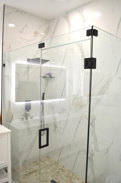 Close-up of interior finishes inside a home in , Clewiston (Image 18).