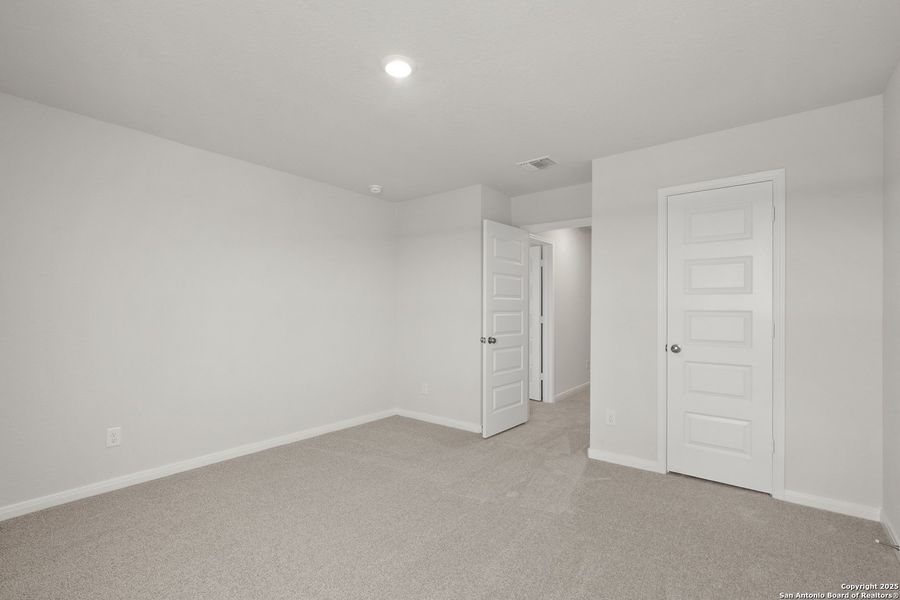 Spacious, unfurnished interior of a new home in Abbott Place, St. Hedwig (Image 26).