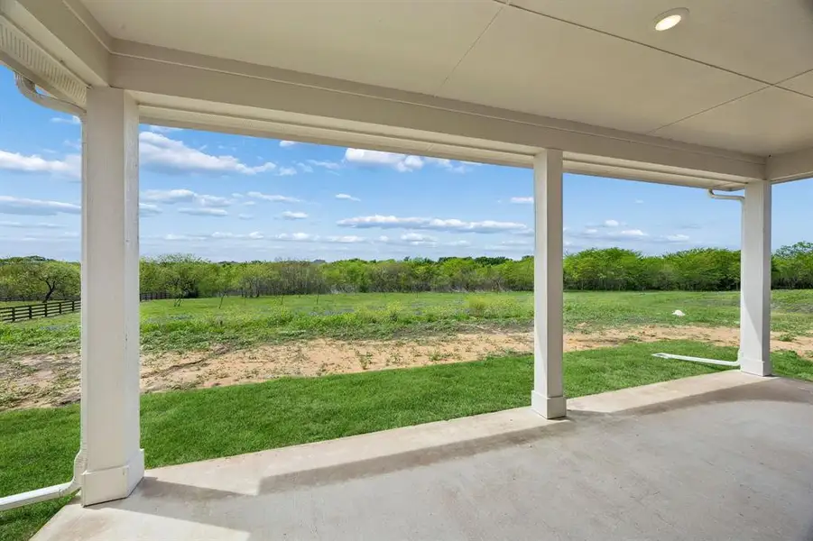 Exterior details and patio area of a home in Ellis Ranch Estates, Waxahachie (Image 3).