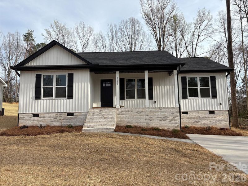 Image 6 of a home in . Image 6 of a home in .