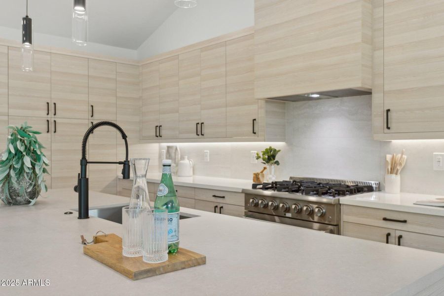 17-web-or-mls-6329-n-10th-dr 17-web-or-mls-6329-n-10th-dr