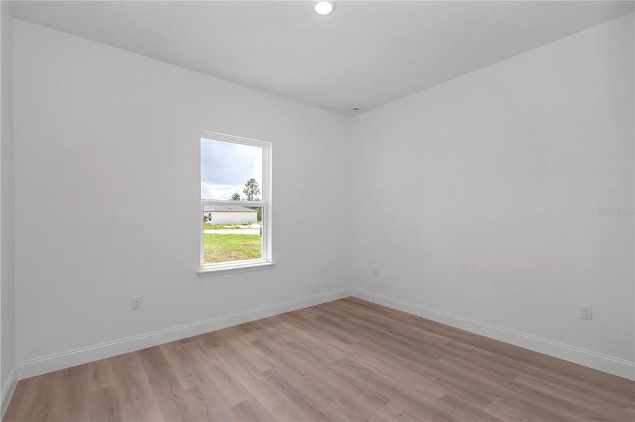 Spacious, unfurnished interior of a new home in , Ocala (Image 39).