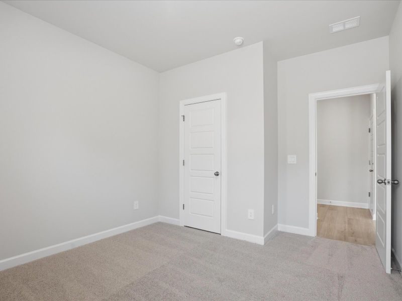 Spacious, unfurnished interior of a new home in Collier Ridge, Moore (Image 16).