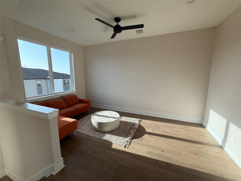 Spacious, unfurnished interior of a new home in , Houston (Image 36).