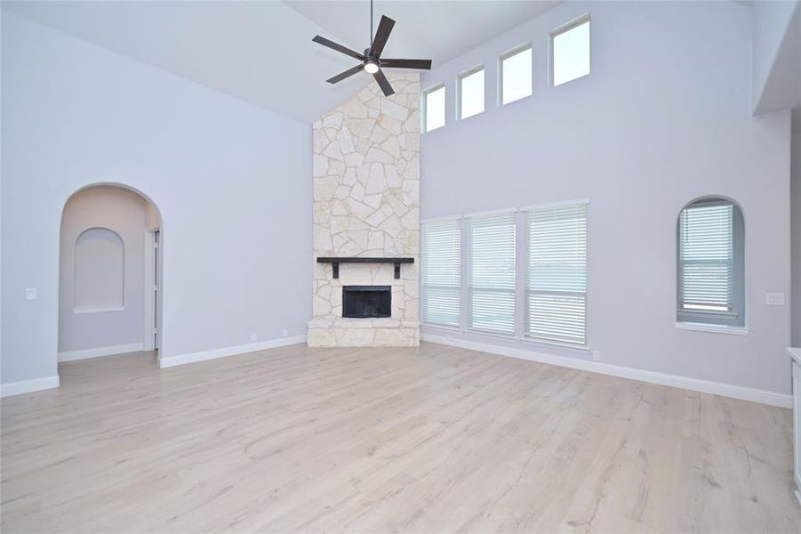 Spacious, unfurnished interior of a new home in Coyote Crossing, Godley (Image 17).