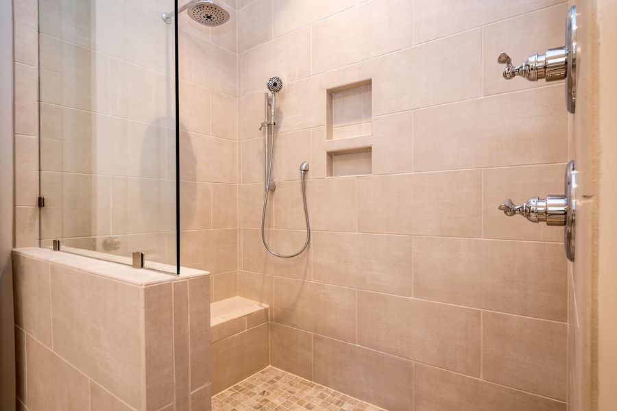 Representative interior finishes for a home built from the St Andrews with 3rd Floor Retreat by Greybrook Homes in Edmunds Farm, Clover (Image 17).