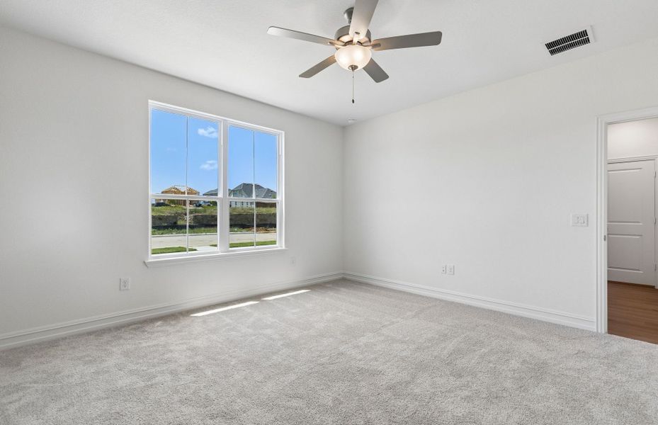 Spacious, unfurnished interior of a new home in Pinnacle at Legacy Hills, Celina (Image 17).