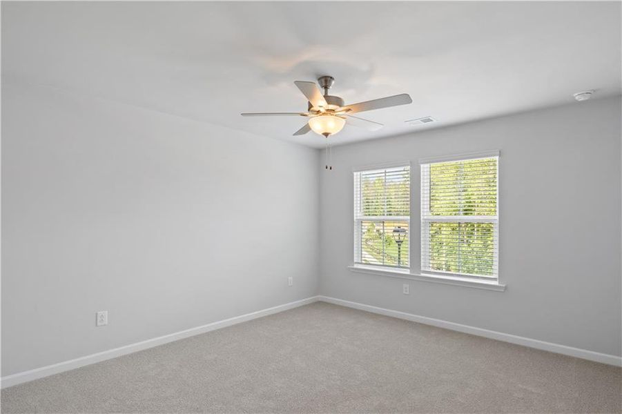 Spacious, unfurnished interior of a new home in Briar Creek, Atlanta (Image 9).