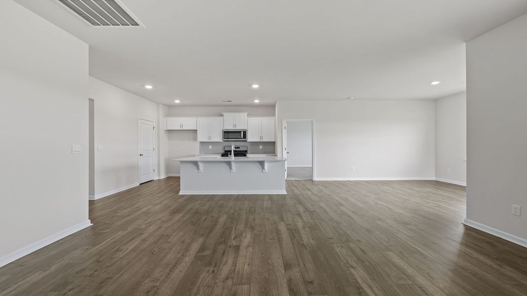 Spacious, unfurnished interior of a new home in Spring Ridge, Anderson (Image 23).
