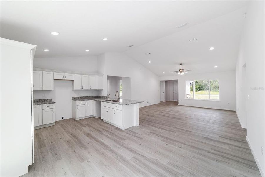 Spacious, unfurnished interior of a new home in , Silver Springs (Image 37).